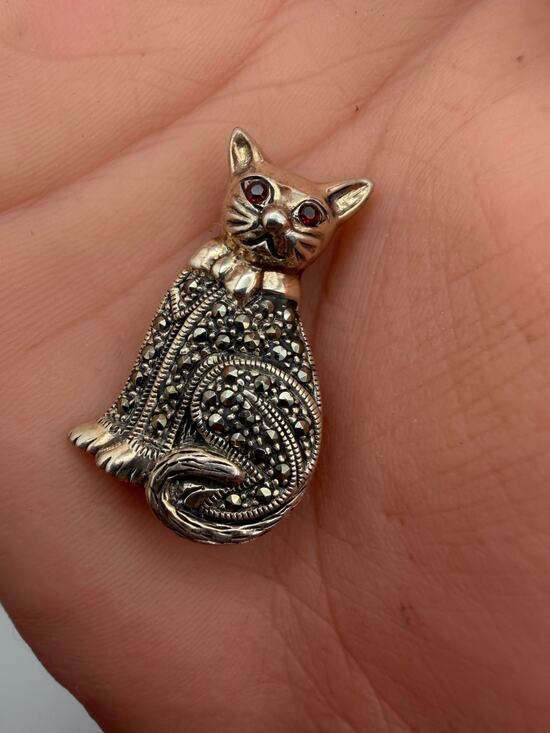 Unbranded Jewelry - Cat Brooch Sterling and Marcasite red stone eyes
